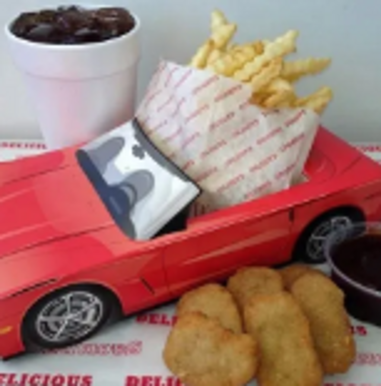 Six chicken nuggets with dipping sauce, small fry, & apple juice served in a Classic Cruiser.

$7.09