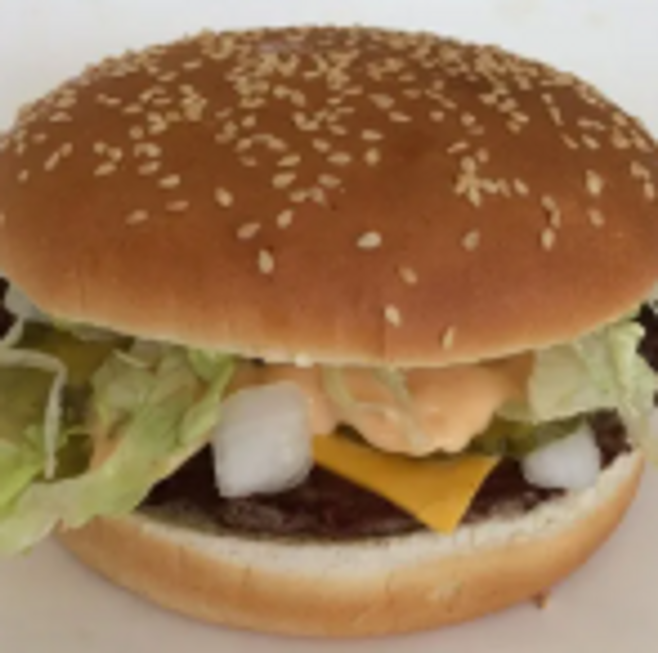 Quarter pound beef patty topped with 1000 island, onions, pickles, & two slices of cheese

$5.99 / Combo Price $10.33